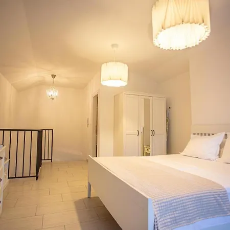 Kuca U Centru Apartment Pakoštane
